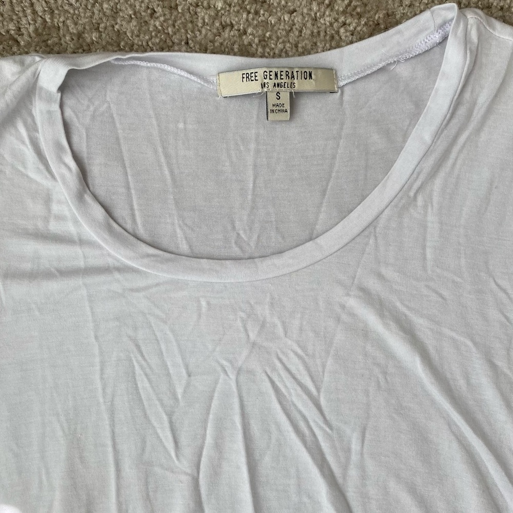 White tee - Picture 2 of 2